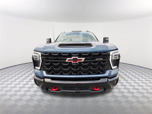 Used 2024 Chevrolet Silverado 2500 ZR2 w/ Technology Package image 2
