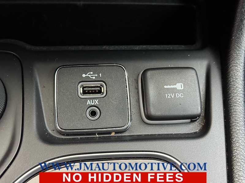 Used 2019 Jeep Cherokee Limited image 43