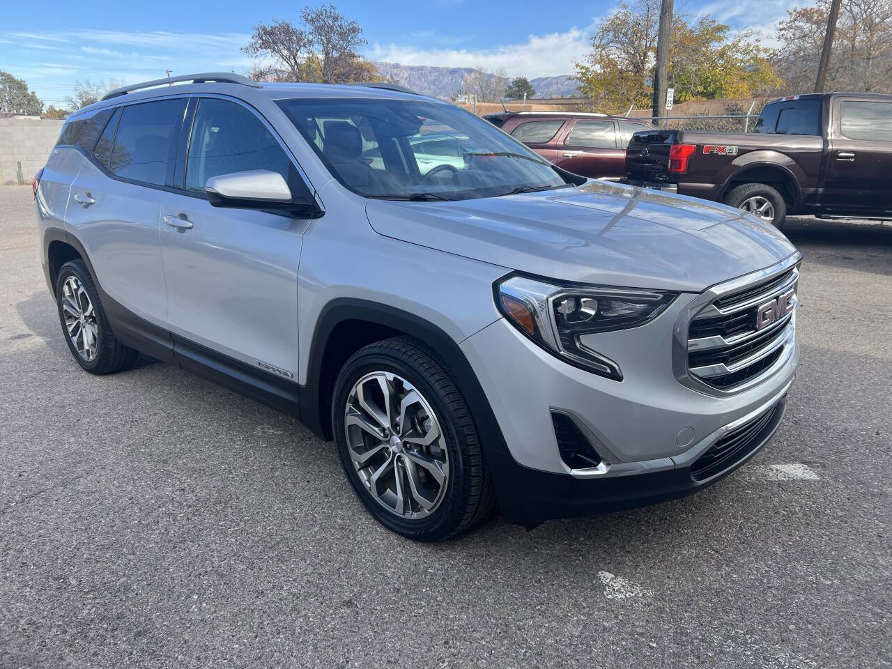 Used 2020 GMC Terrain SLT w/ Preferred Package image 2