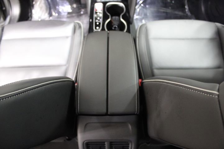 Used 2023 Buick Envision Essence image 31