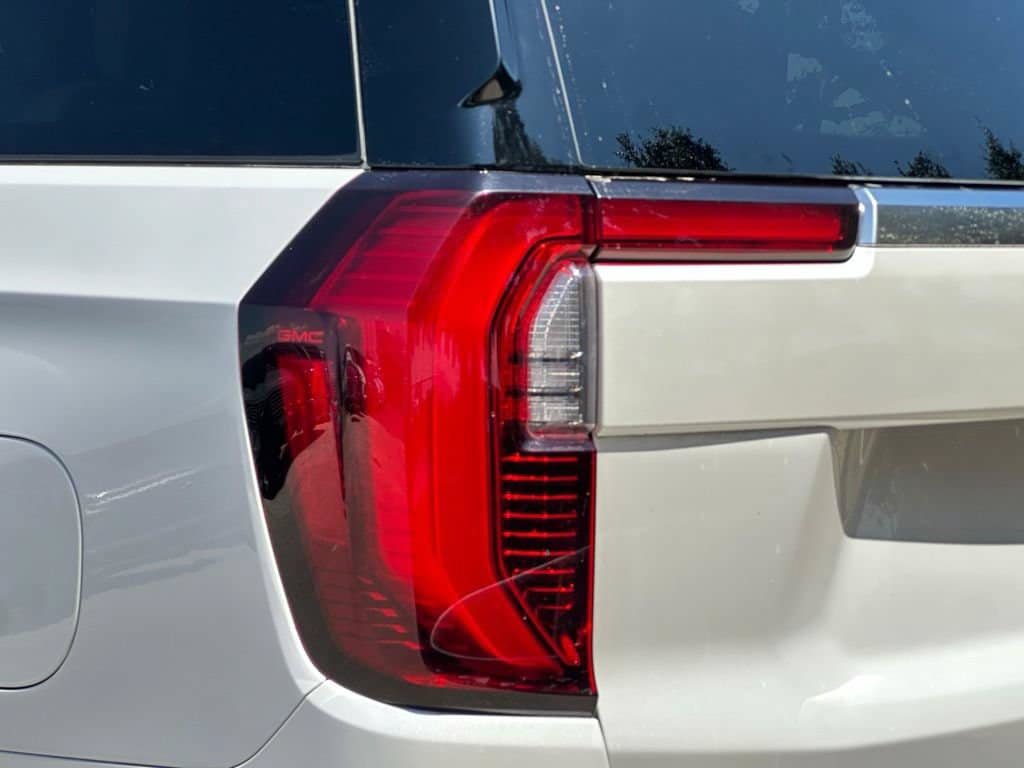 Used 2025 GMC Yukon XL Denali w/ Sun & Power Step Package AWD/4WD image 33