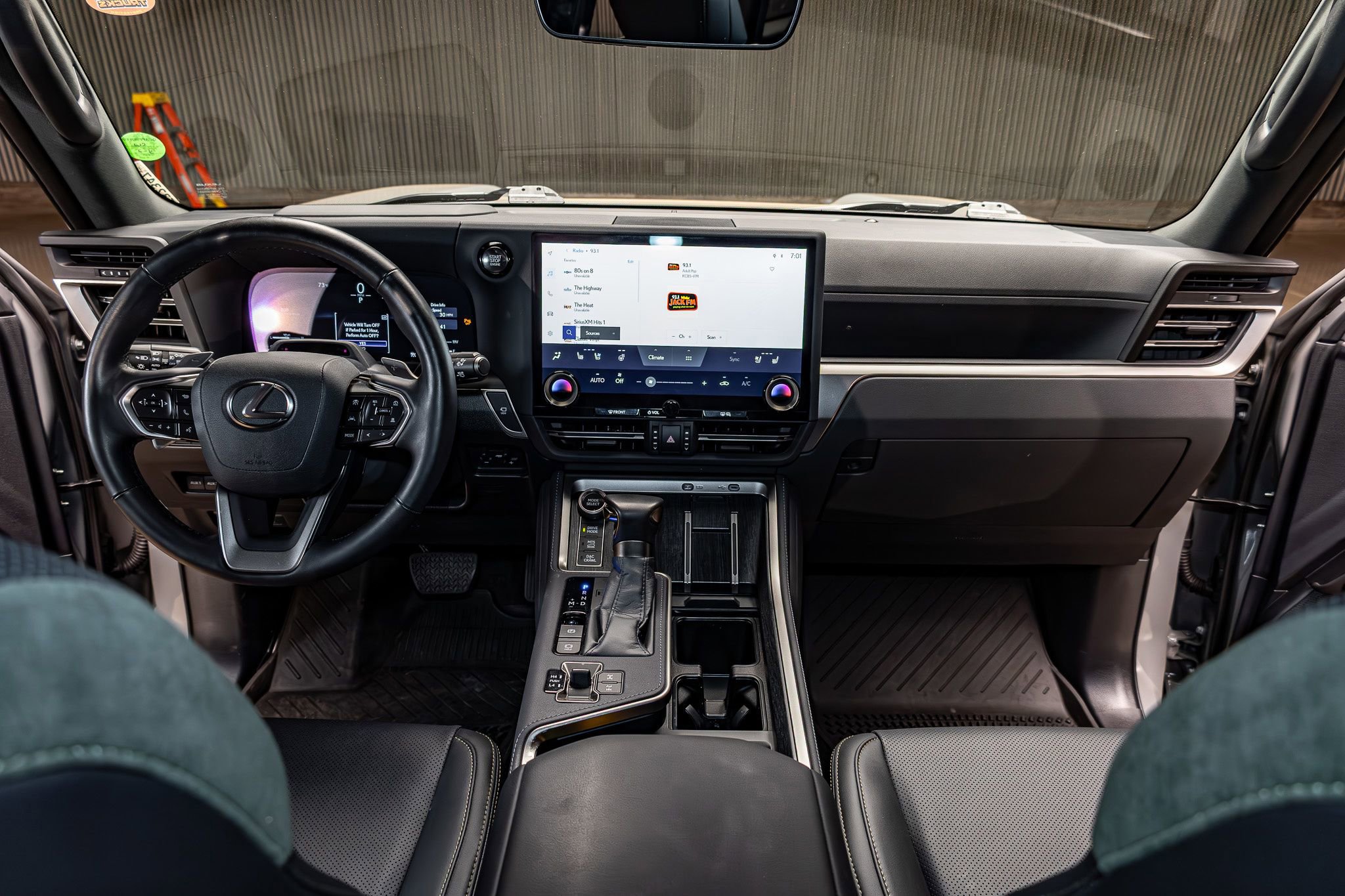 Used 2025 Lexus GX 550 image 15