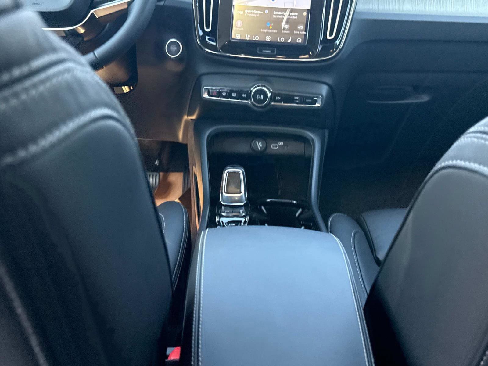 New 2026 Volvo XC40 B5 Plus w/ Climate Package AWD/4WD image 14