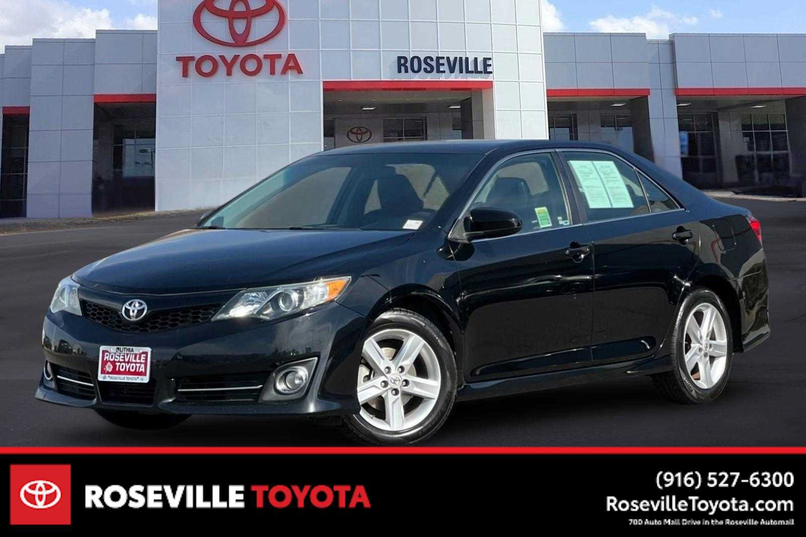 Used 2012 Toyota Camry SE FWD image 1