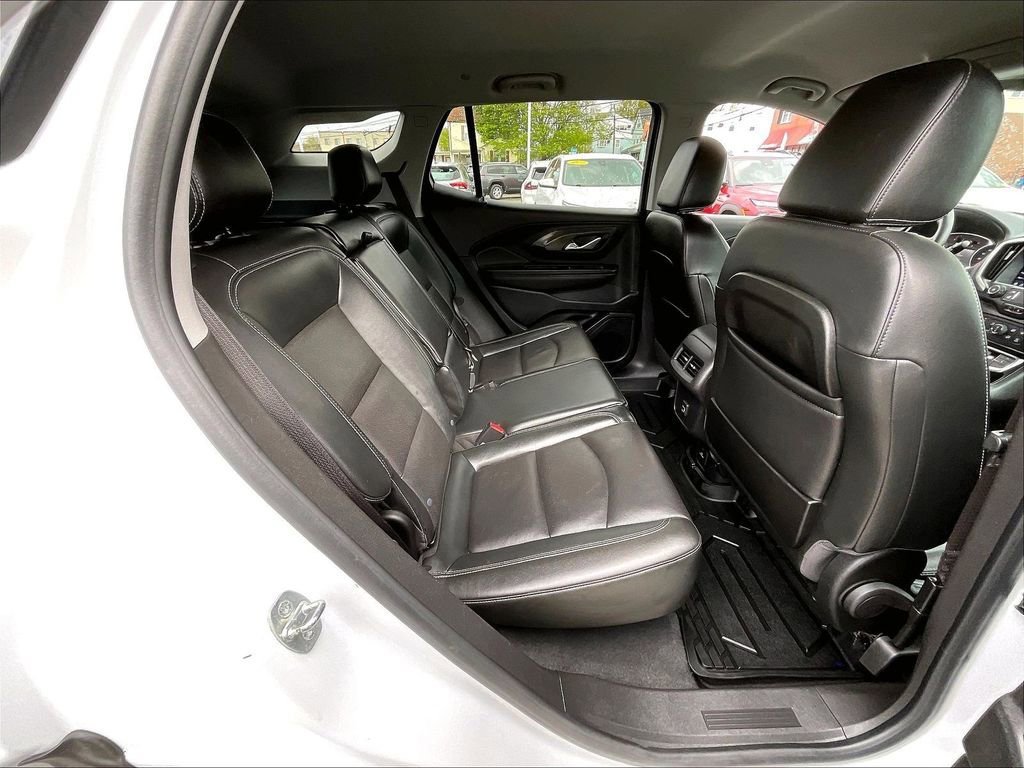 Used 2022 GMC Terrain SLT AWD/4WD image 16