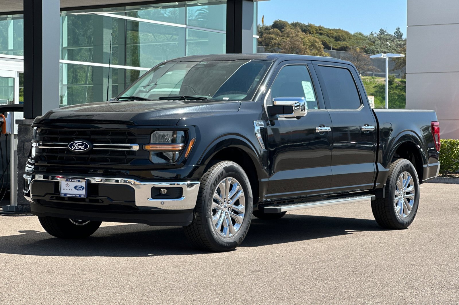 New 2025 Ford F150 XLT w/ Equipment Group 302A MID image 7