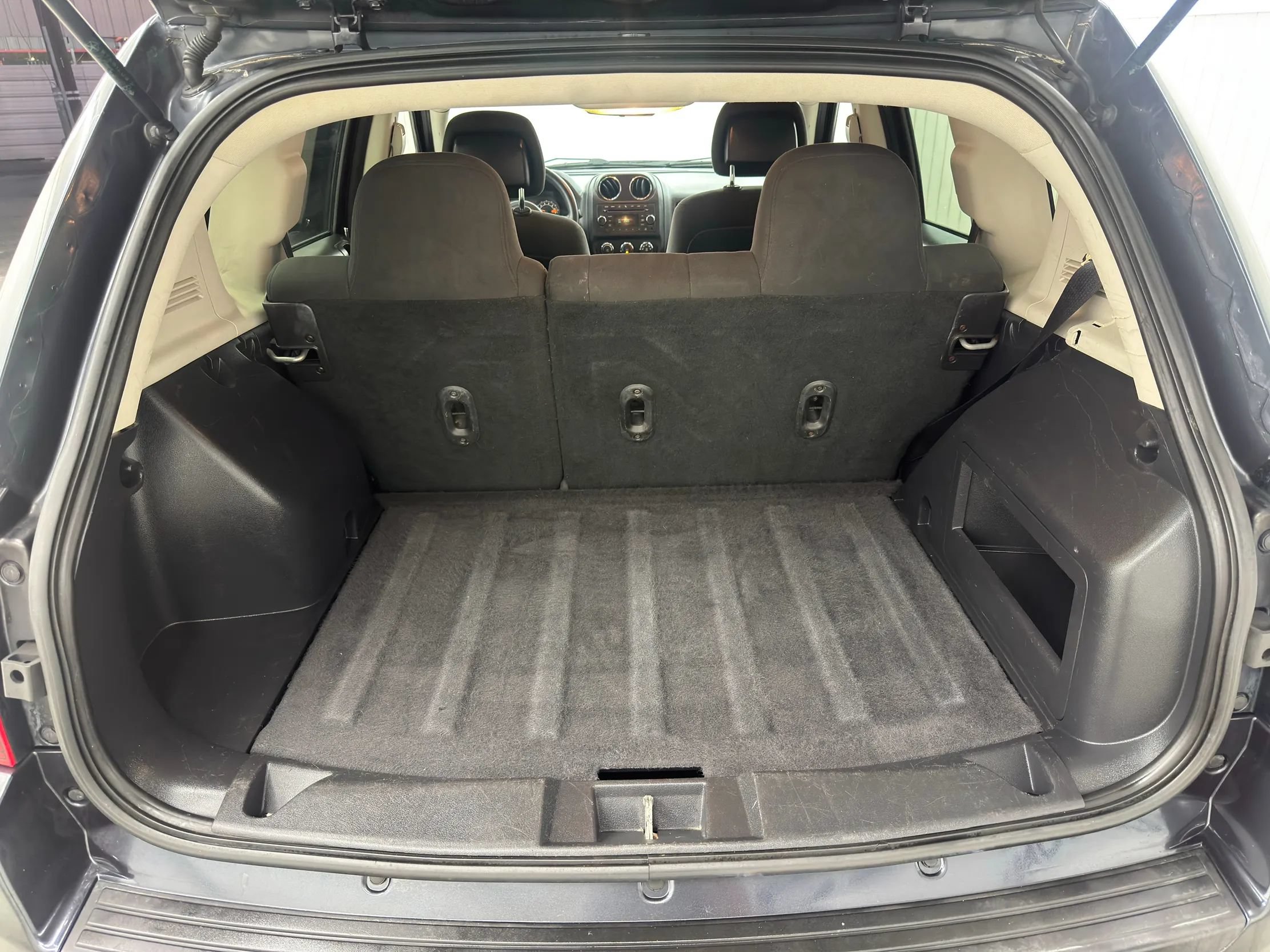Used 2015 Jeep Compass Sport FWD image 11