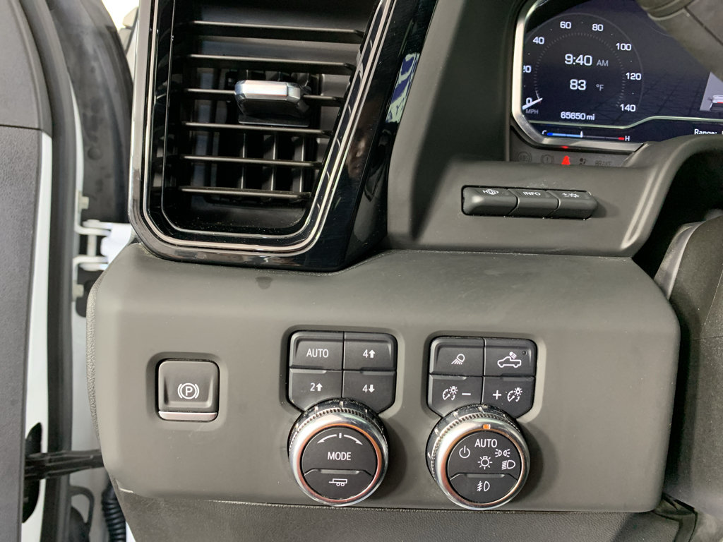 Used 2025 GMC Sierra 2500 AT4 w/ AT4 Premium Plus Package AWD/4WD image 15