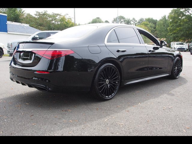 Used 2022 Mercedes-Benz S 580 4MATIC Sedan w/ AMG Line Package image 5