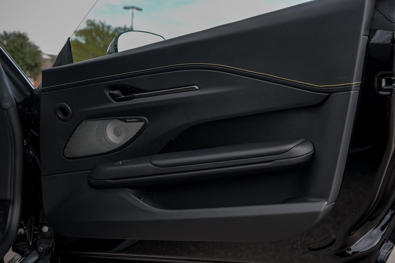 New 2026 Aston Martin V8 Vantage Roadster image 37