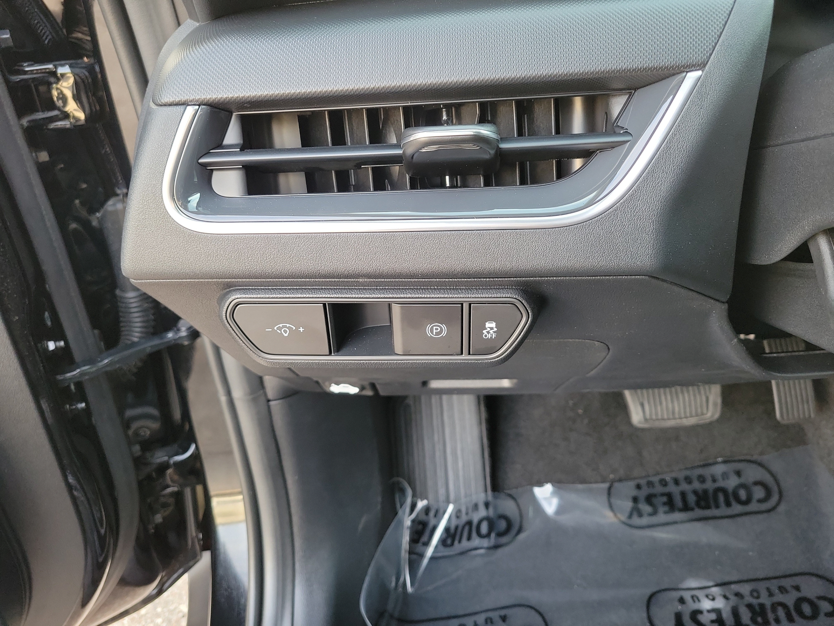 Certified 2025 Kia K4 EX FWD image 30