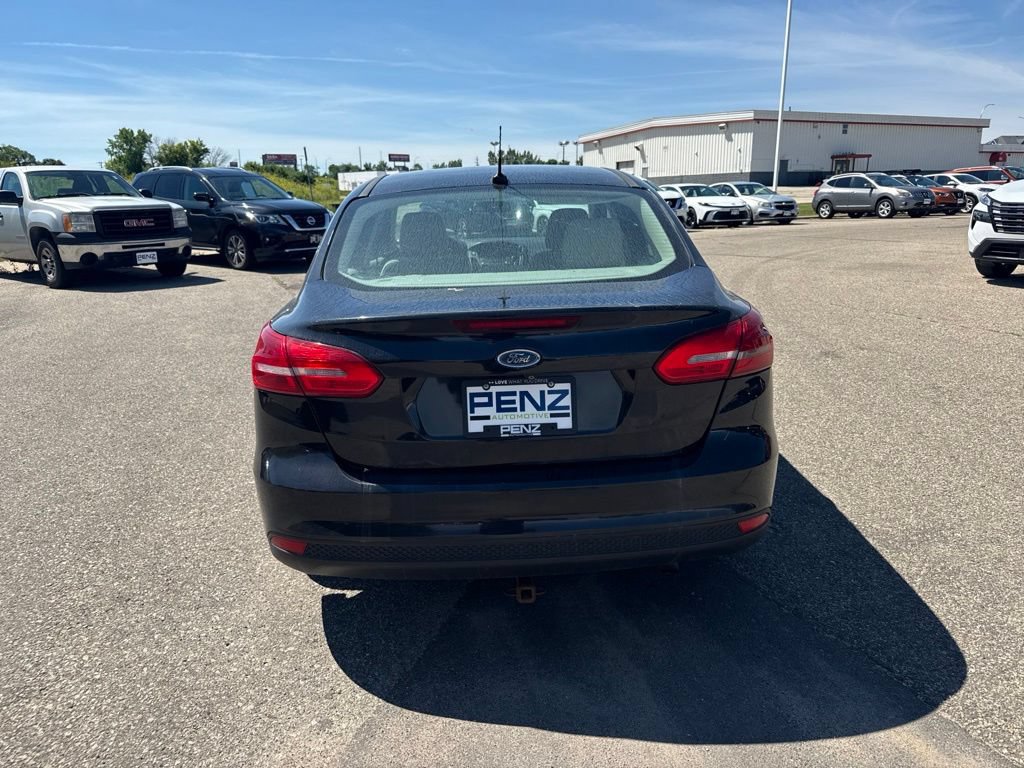 Used 2015 Ford Focus SE FWD image 6