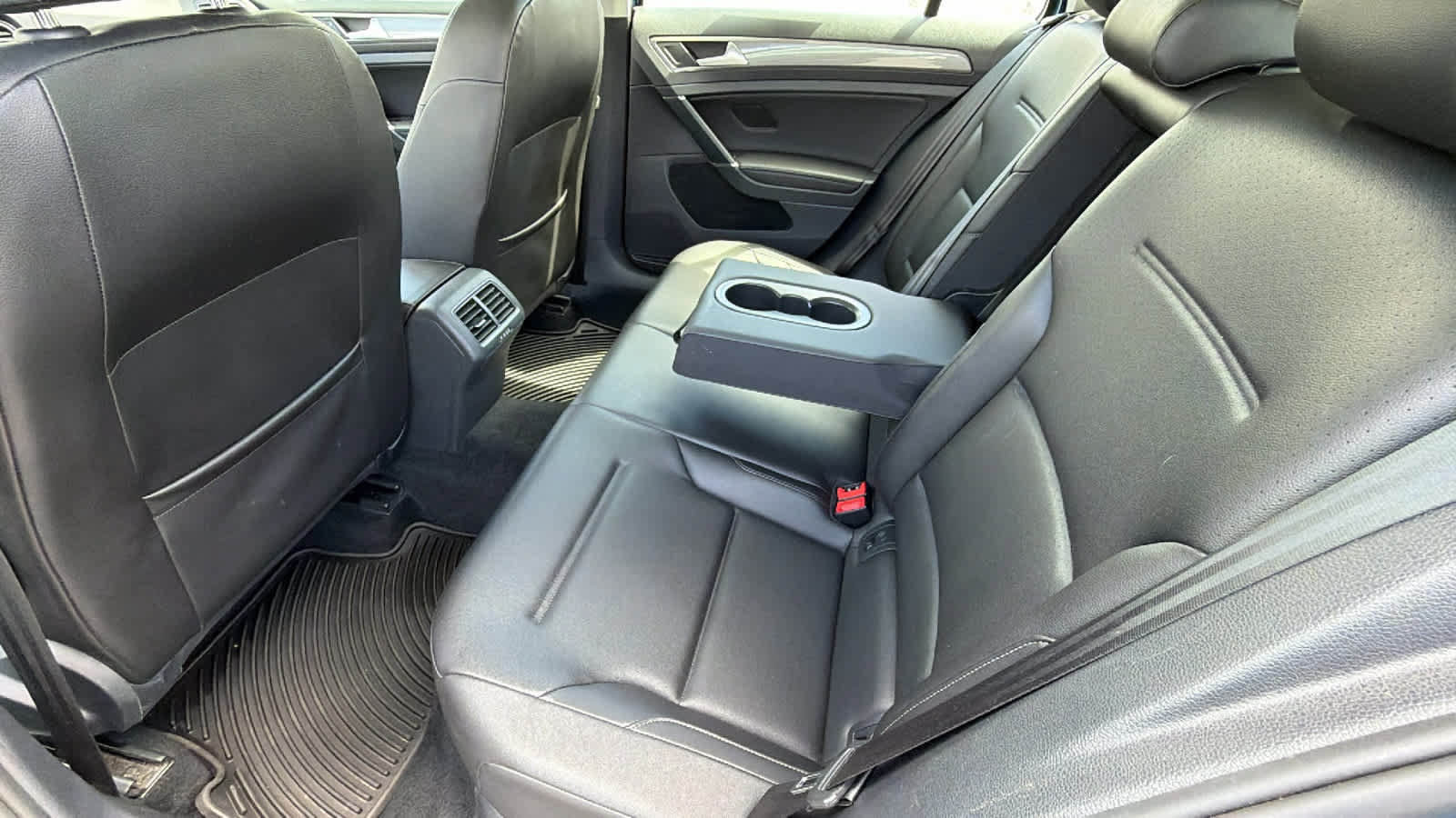 Used 2018 Volkswagen Golf Alltrack SE AWD/4WD image 24