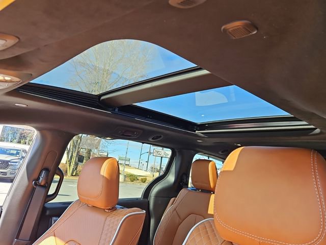 New 2026 Chrysler Pacifica Pinnacle image 14