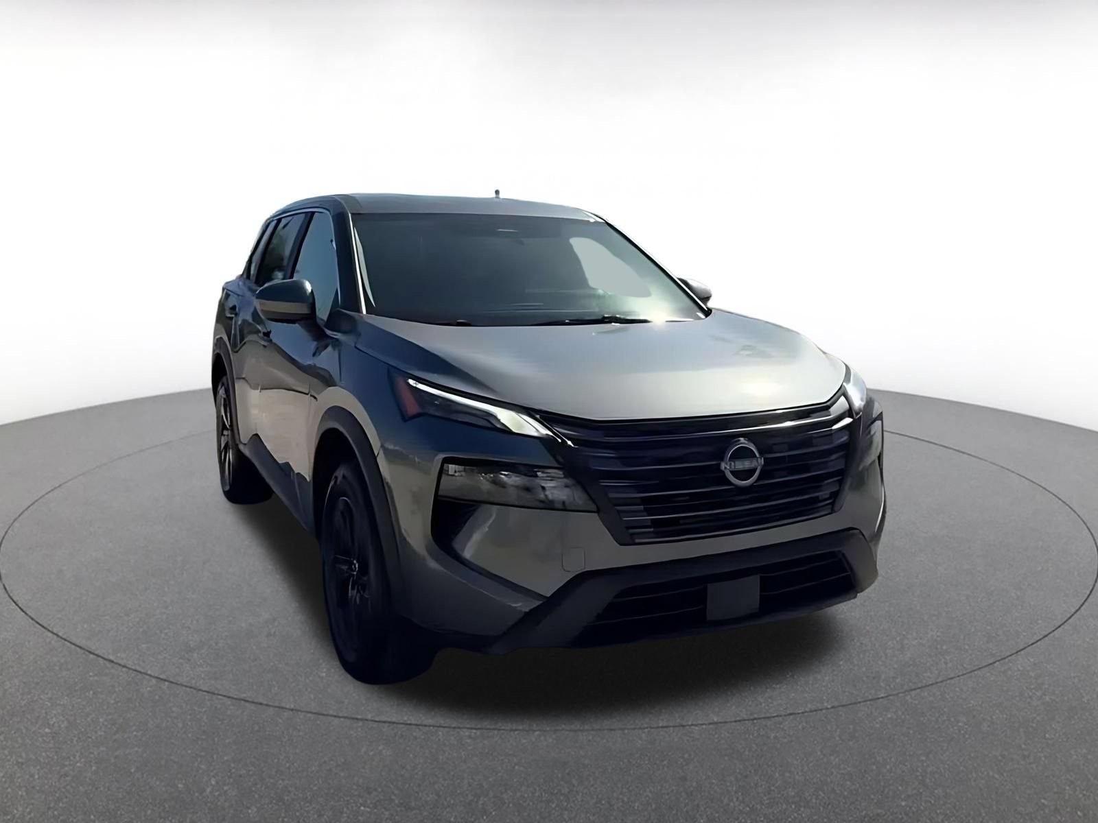 Used 2026 Nissan Rogue SV AWD/4WD image 3