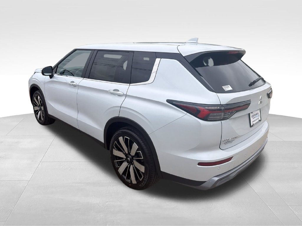 New 2026 Mitsubishi Outlander SE AWD/4WD image 3