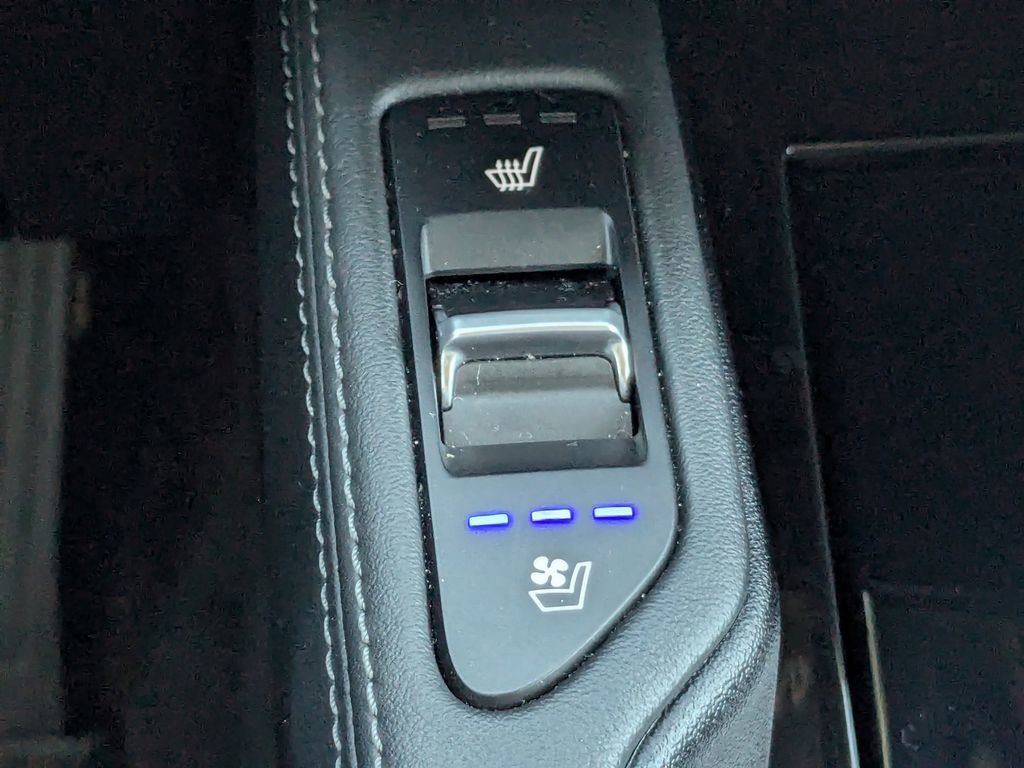 Used 2024 Kia Telluride EX w/ EX Captain's Chair Package image 30