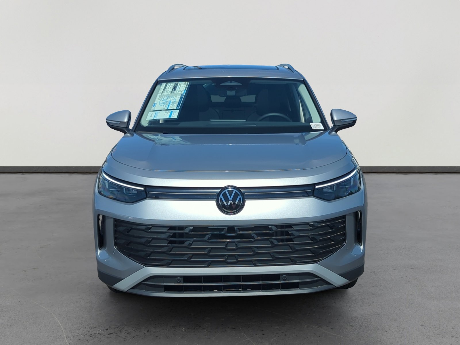 New 2025 Volkswagen Tiguan SE image 8