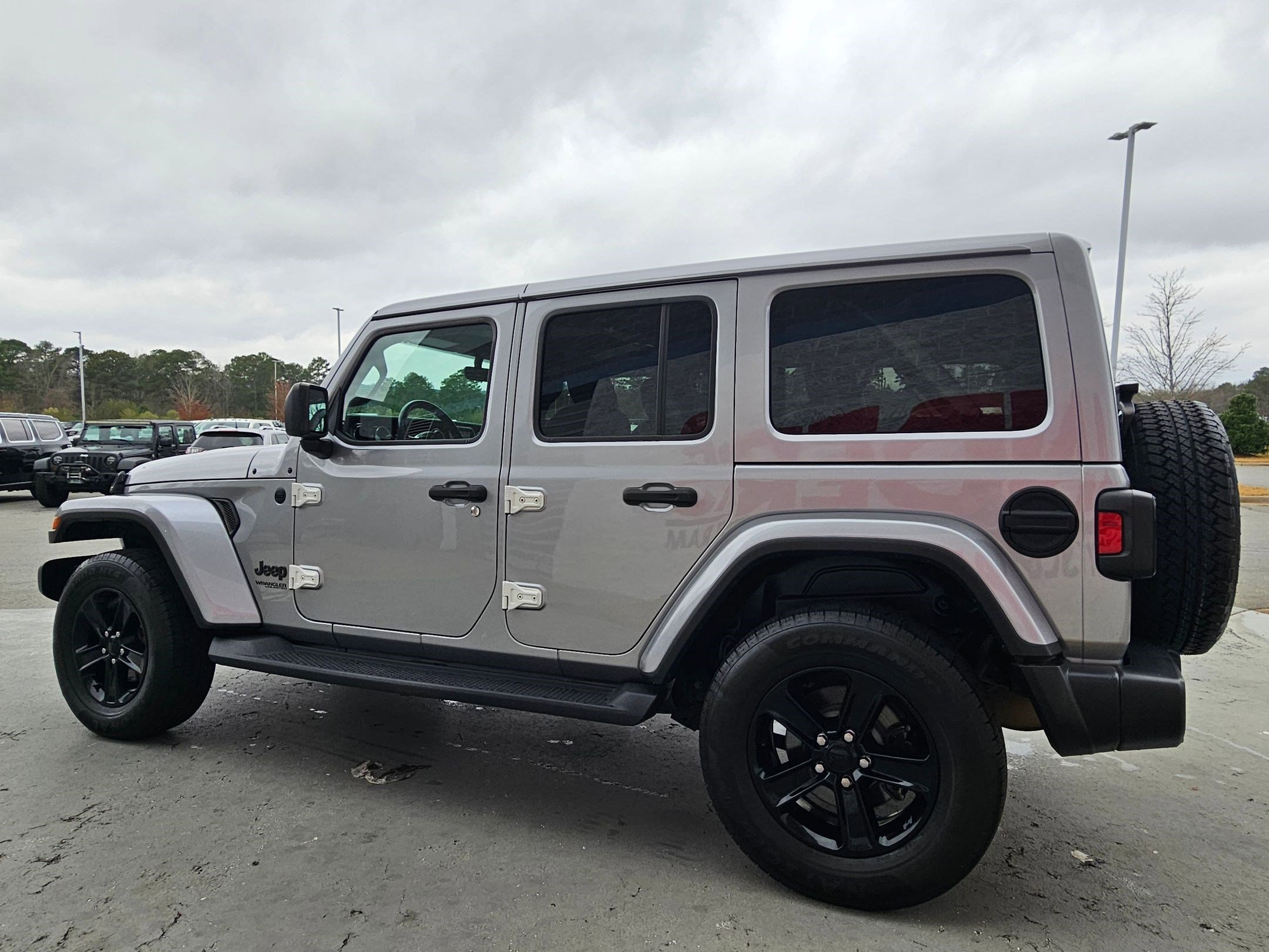 Used 2021 Jeep Wrangler Unlimited Sahara image 5