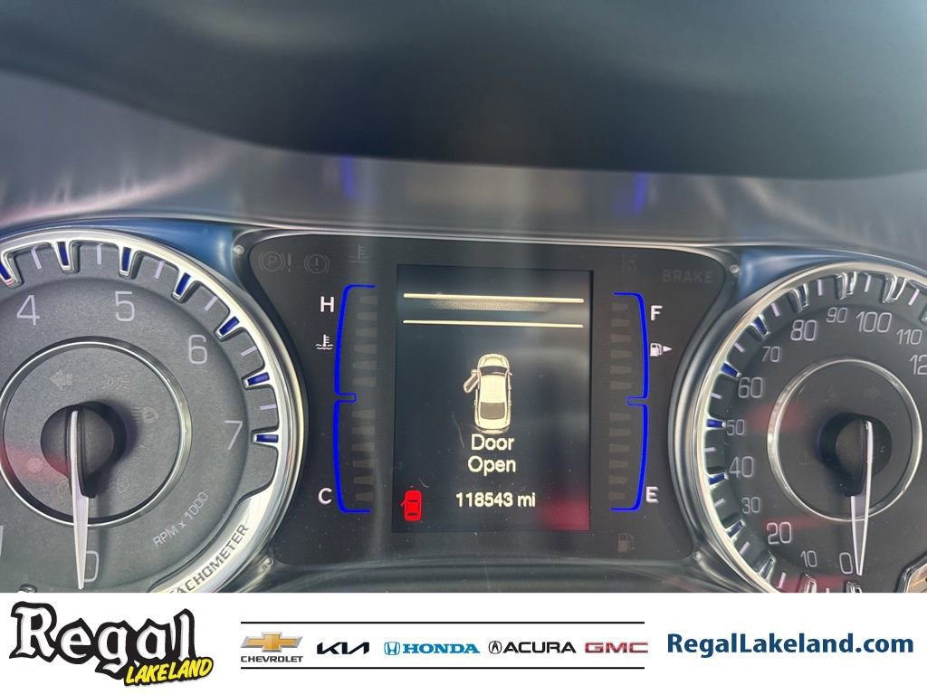 Used 2016 Chrysler 200 Limited w/ Anniversary Edition image 10