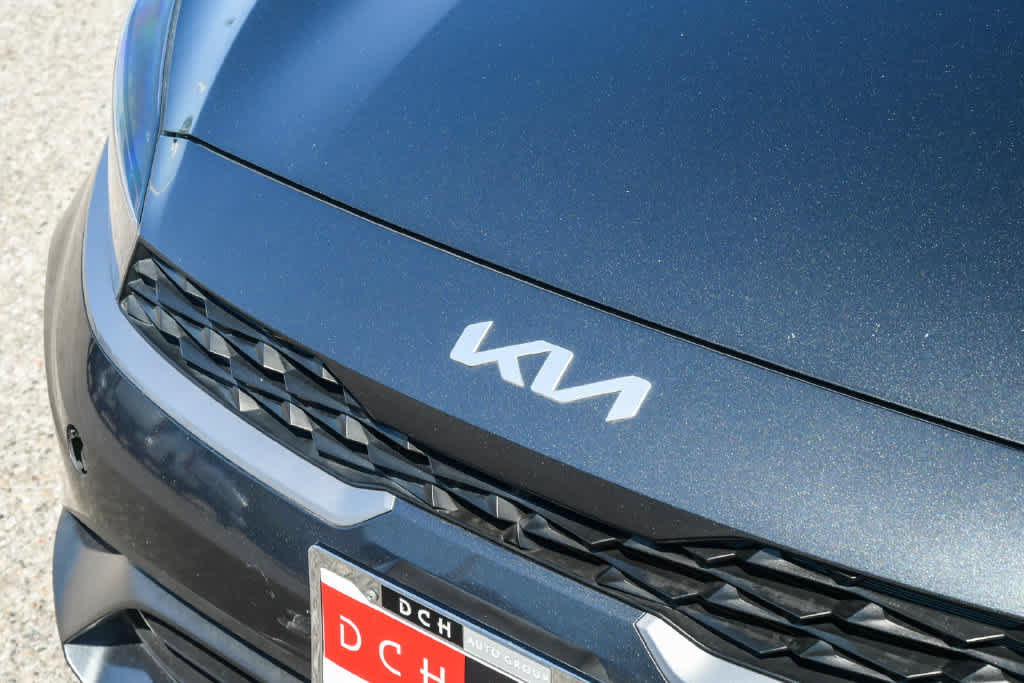 Used 2022 Kia Forte LXS FWD image 3