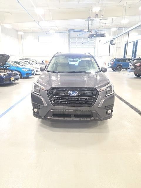 Used 2024 Subaru Forester Premium image 2