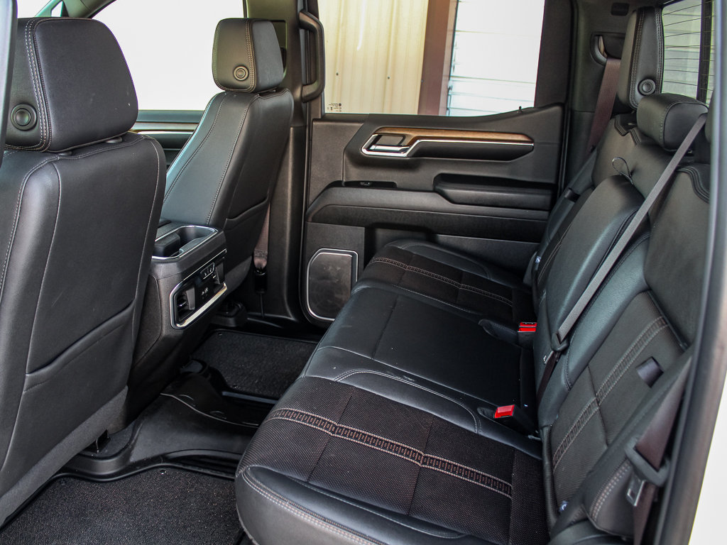 Used 2024 Chevrolet Silverado 1500 High Country w/ Technology Package AWD/4WD image 27