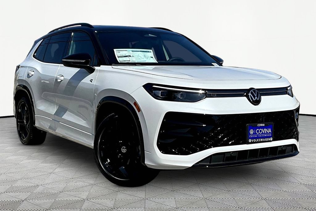 New 2026 Volkswagen Tiguan SE R-Line FWD image 1
