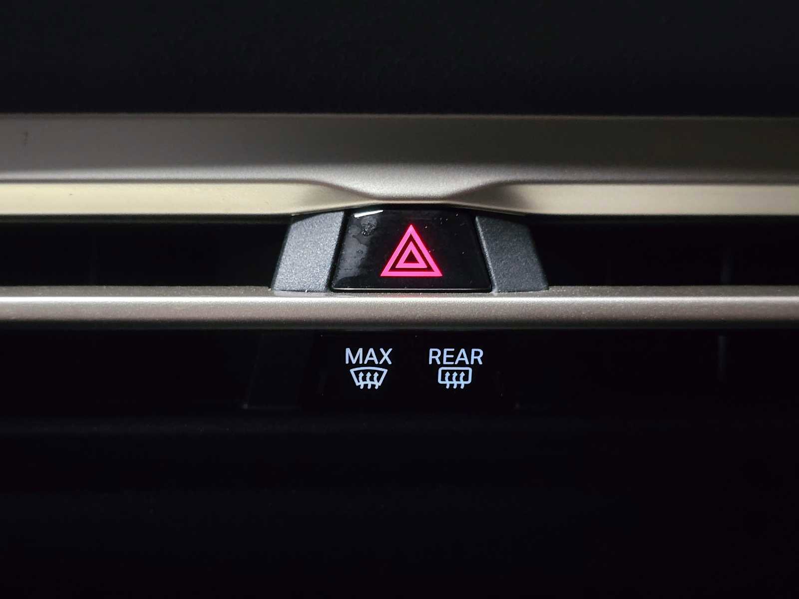 Used 2022 BMW iX xDrive50 w/ Convenience Package image 33