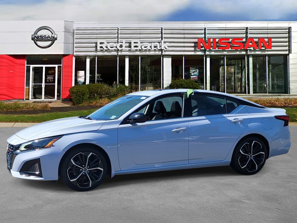 Used 2024 Nissan Altima 2.5 SR w/ SR Premium Package FWD image 6