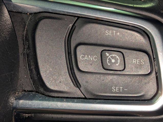 Used 2018 Jeep Wrangler Unlimited Sahara image 13