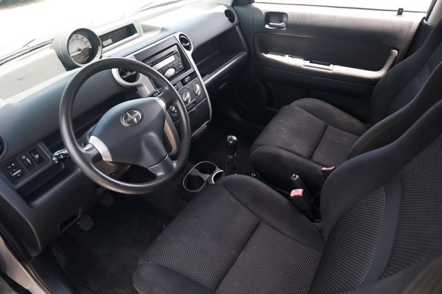 Used 2005 Scion xB FWD image 6