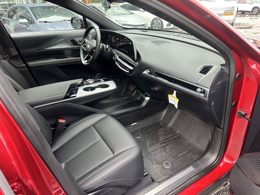 Used 2024 Cadillac Lyriq Tech w/ LPO, Floor Liner Package AWD/4WD image 10