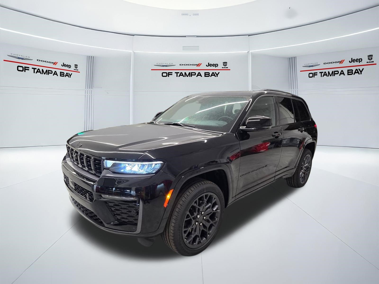 New 2026 Jeep Grand Cherokee Summit w/ Obsidian Package AWD/4WD image 2