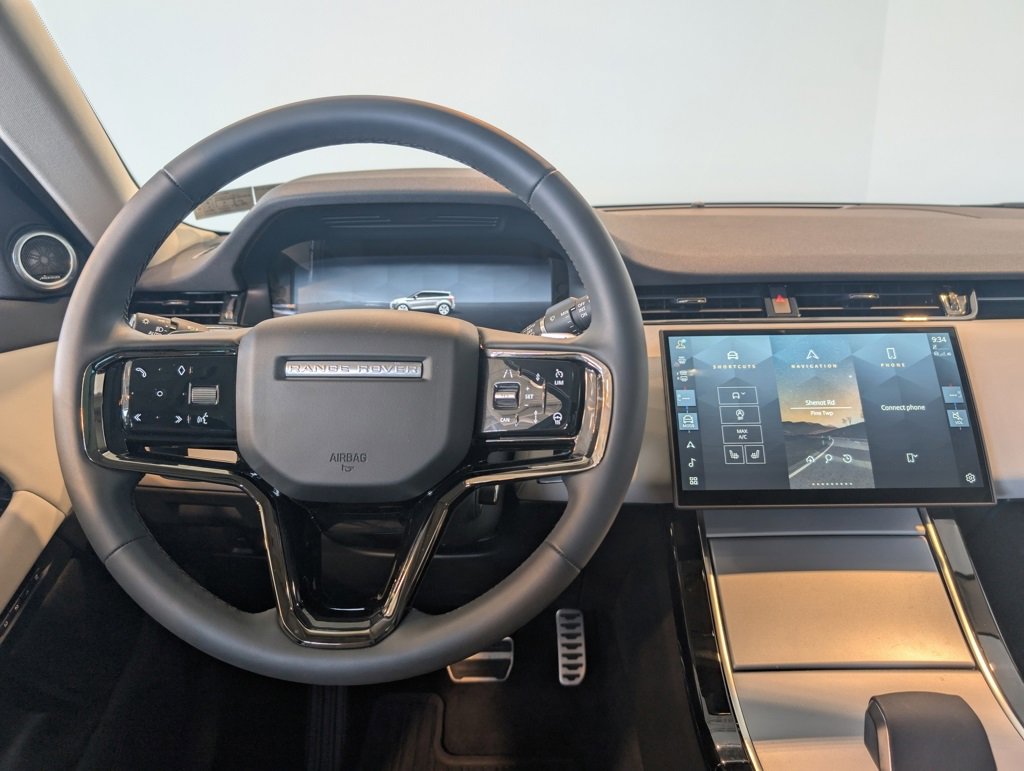 Used 2025 Land Rover Range Rover Evoque S image 17