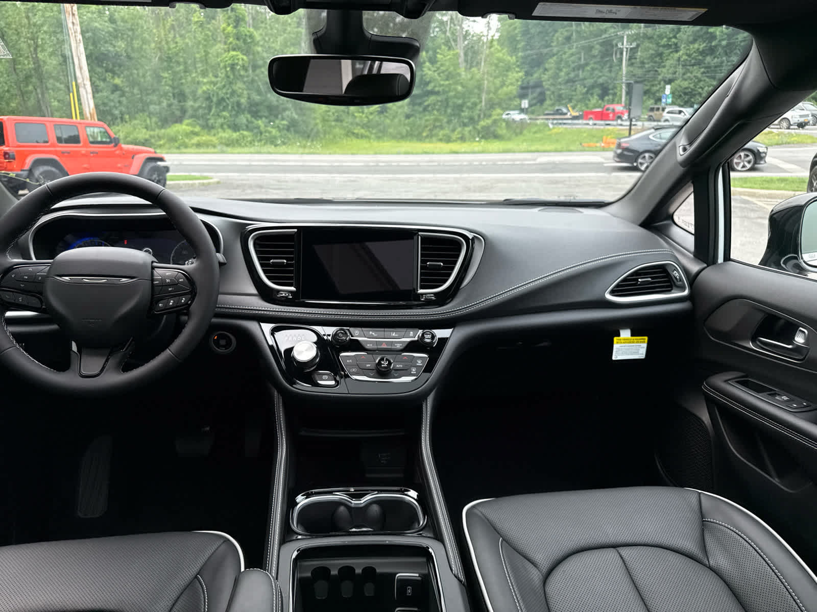 New 2027 Chrysler Pacifica Limited AWD/4WD image 15