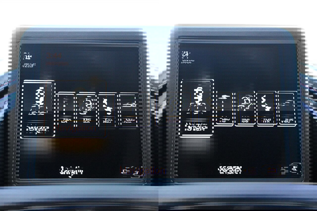 Used 2018 Aston Martin DB11 Coupe image 24