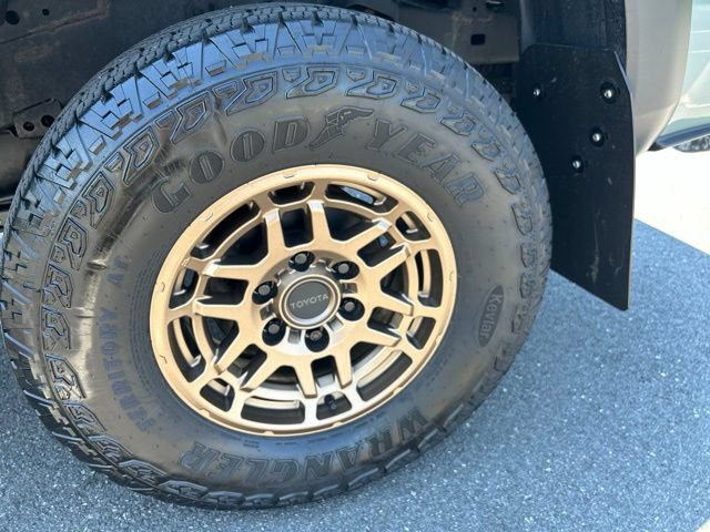 Used 2022 Toyota Tacoma SR5 w/ Trail Edition AWD/4WD image 36