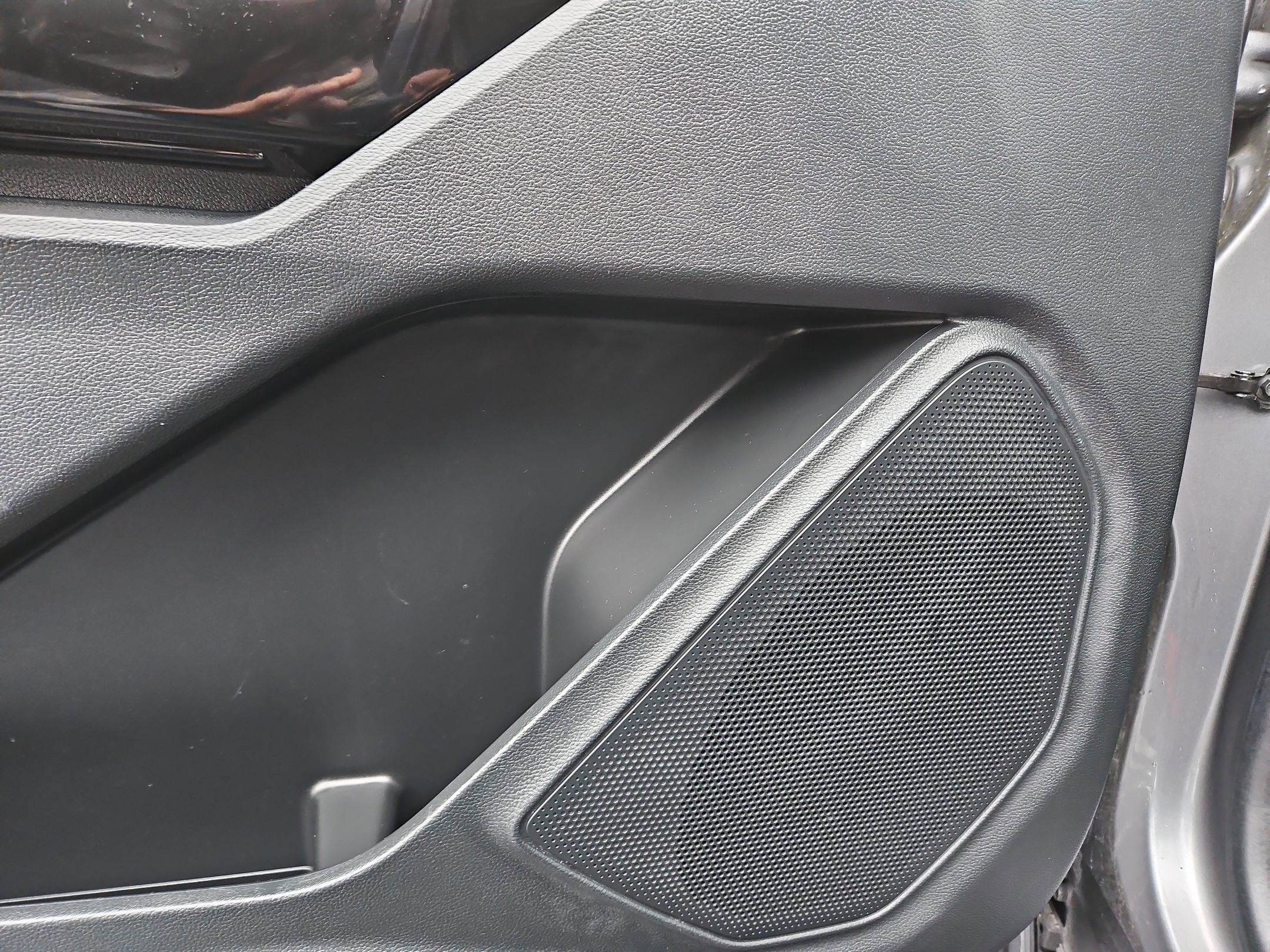 Used 2022 Ford Explorer ST w/ Equipment Group 401A image 15