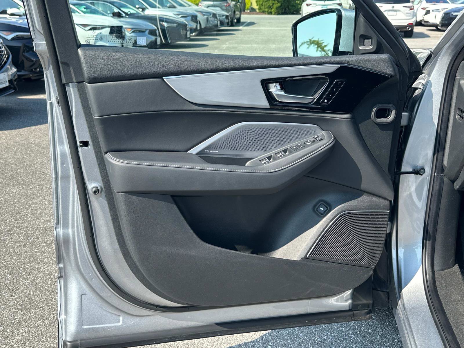 Certified 2025 Acura MDX 3.5L Technology Package image 17