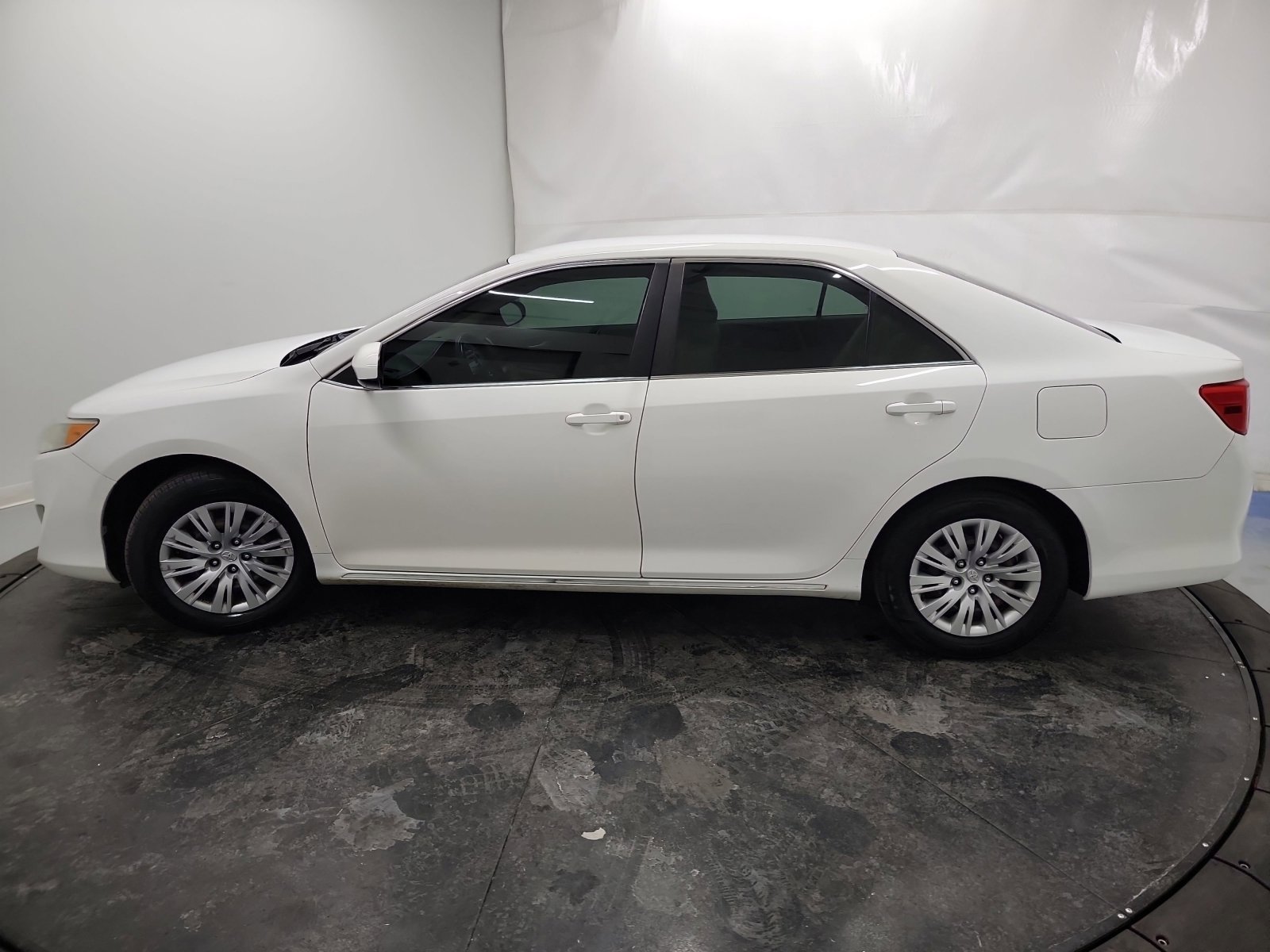 Used 2012 Toyota Camry LE image 4