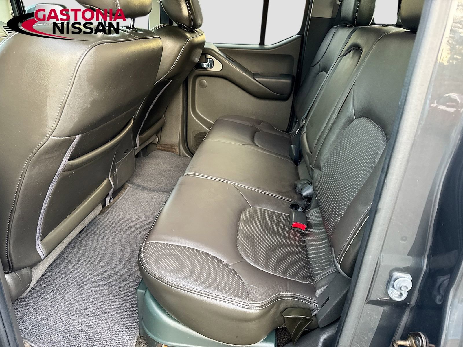 Used 2015 Nissan Frontier PRO-4X w/ Pro-4x Luxury Package image 31