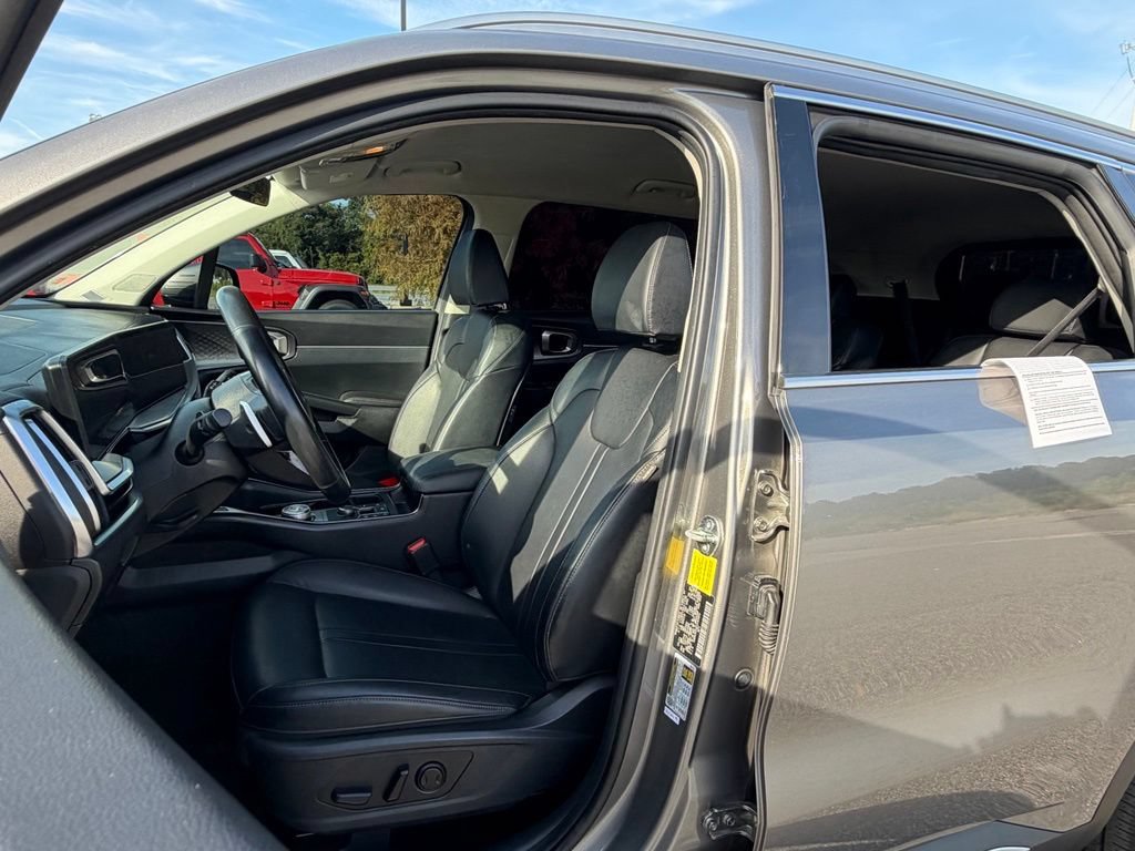 Used 2025 Kia Sorento EX AWD/4WD image 39