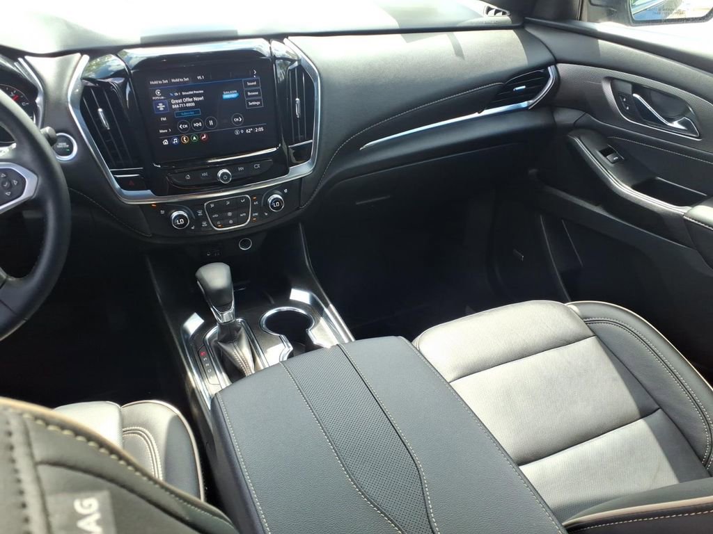 Used 2023 Chevrolet Traverse Premier image 15