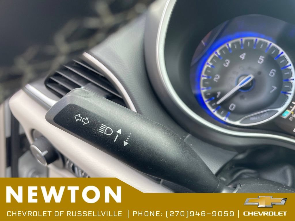 Used 2023 Chrysler Pacifica Touring-L FWD image 15