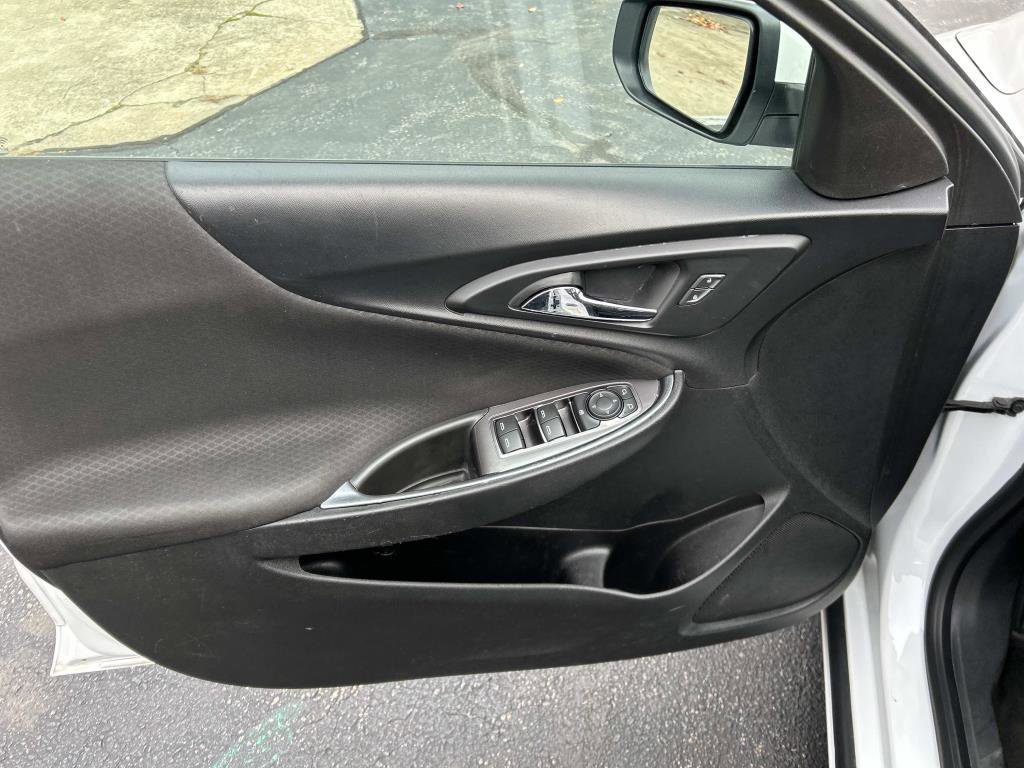 Used 2019 Chevrolet Malibu LT image 12