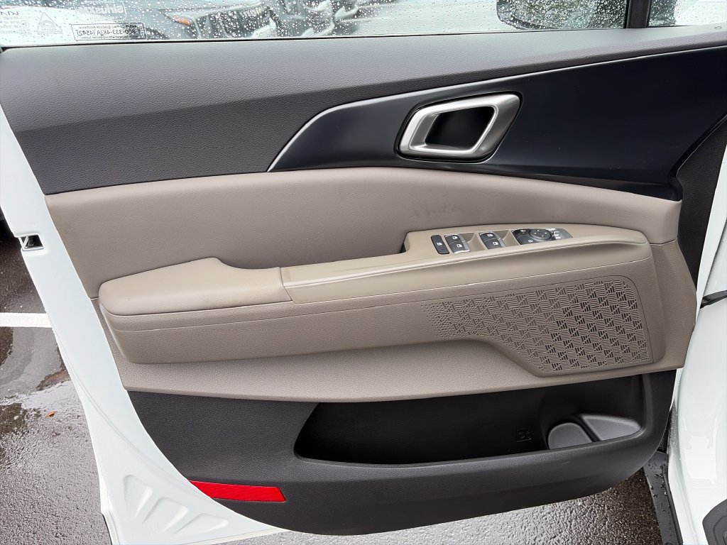 New 2027 Kia Carnival FWD image 16