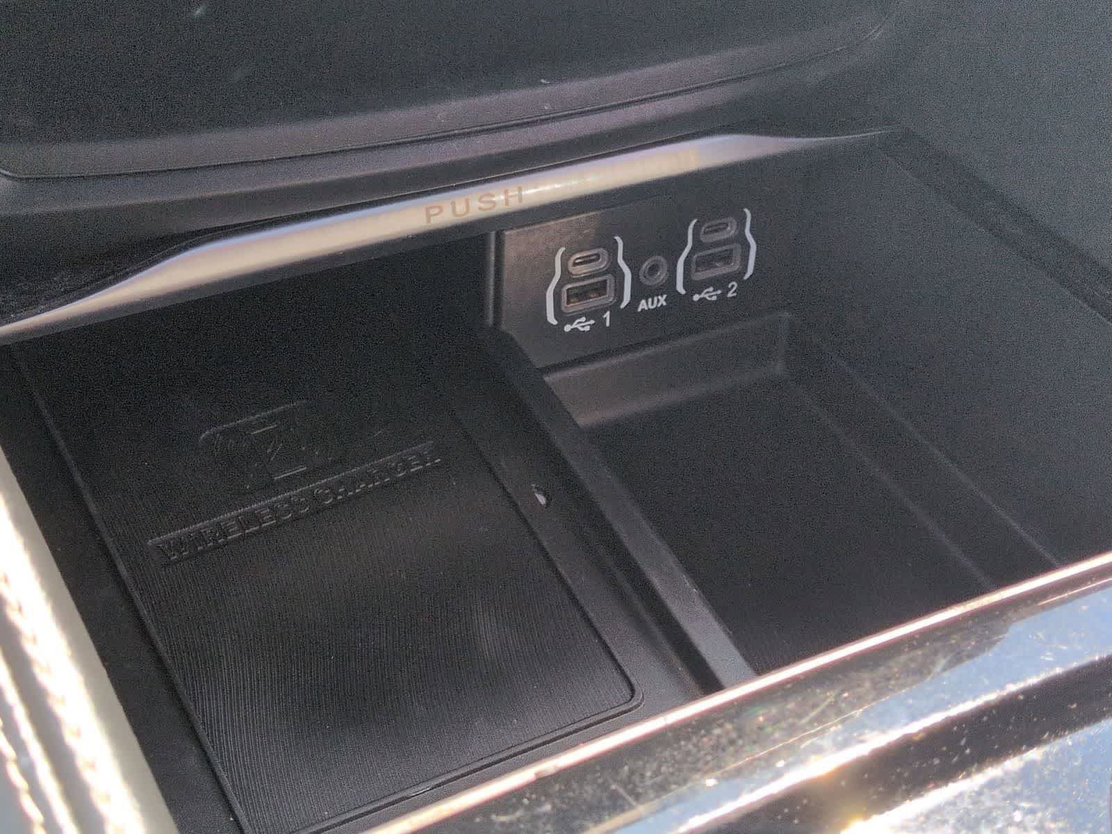 Used 2021 Chrysler Pacifica Limited w/ S Appearance Package FWD image 33