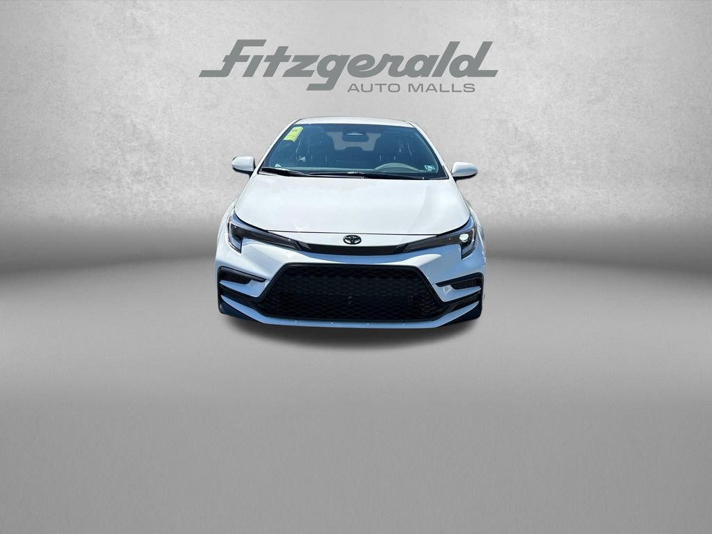 Used 2026 Toyota Corolla SE FWD image 2