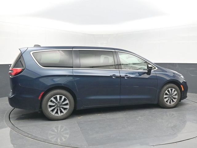 Used 2024 Chrysler Pacifica Limited FWD image 6
